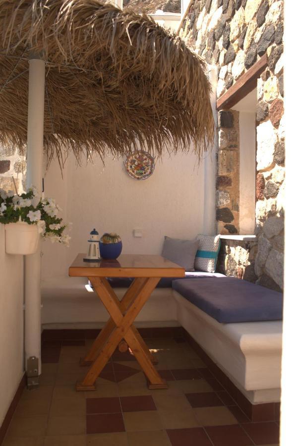 Moschatos Beach House Kamári Exterior foto